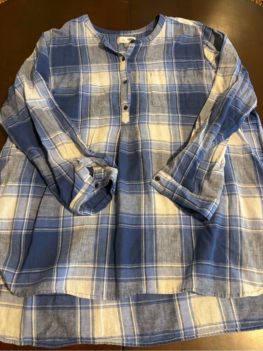 Old Navy Blue and White Plaid Henley Tunic